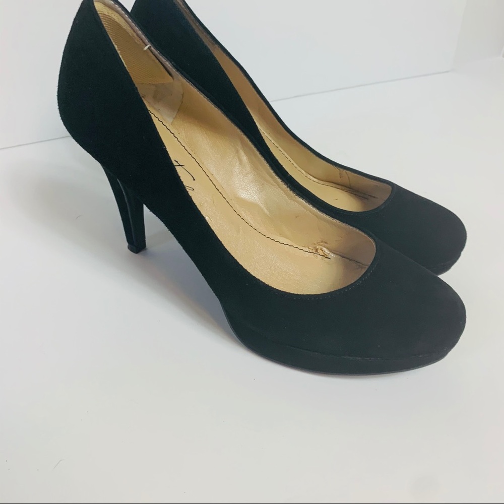 Marc Fisher | Rounded Toe Pumps - Picture 2 of 5